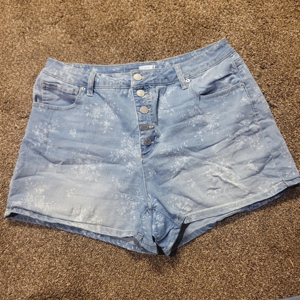 🔥5/$20 Time and Tru Light Blue Floral Denim High-Rise Button Shorts